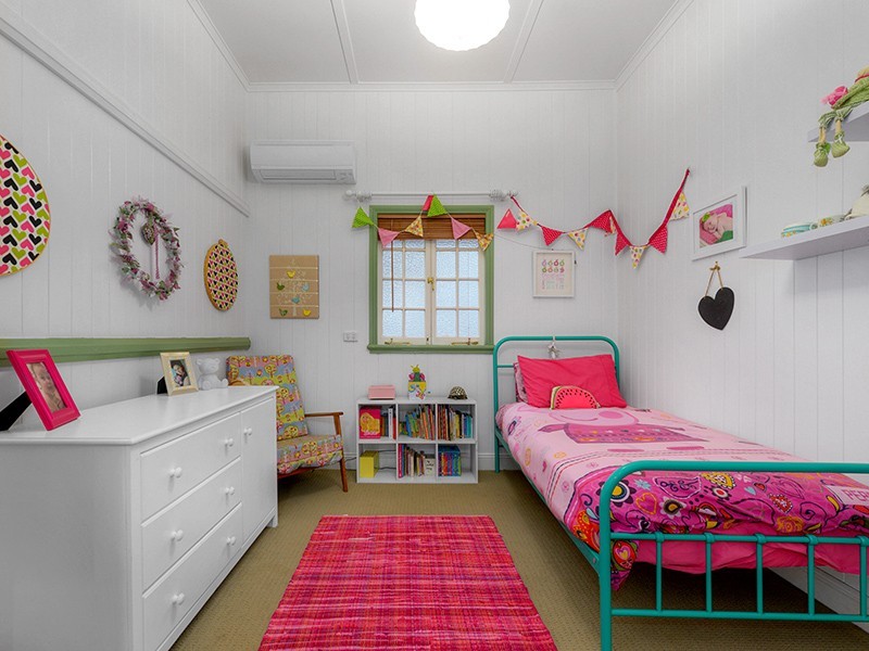 21 Bradley Avenue, Kedron QLD 4031