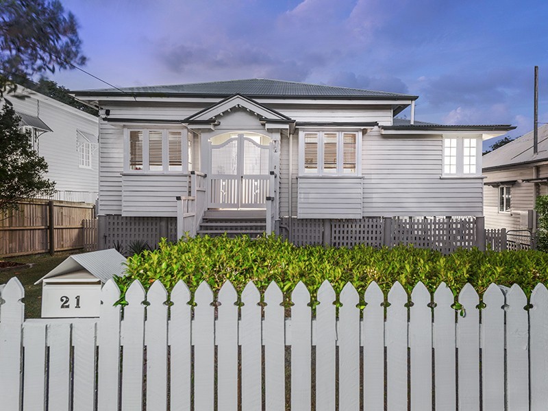 21 Bradley Avenue, Kedron QLD 4031