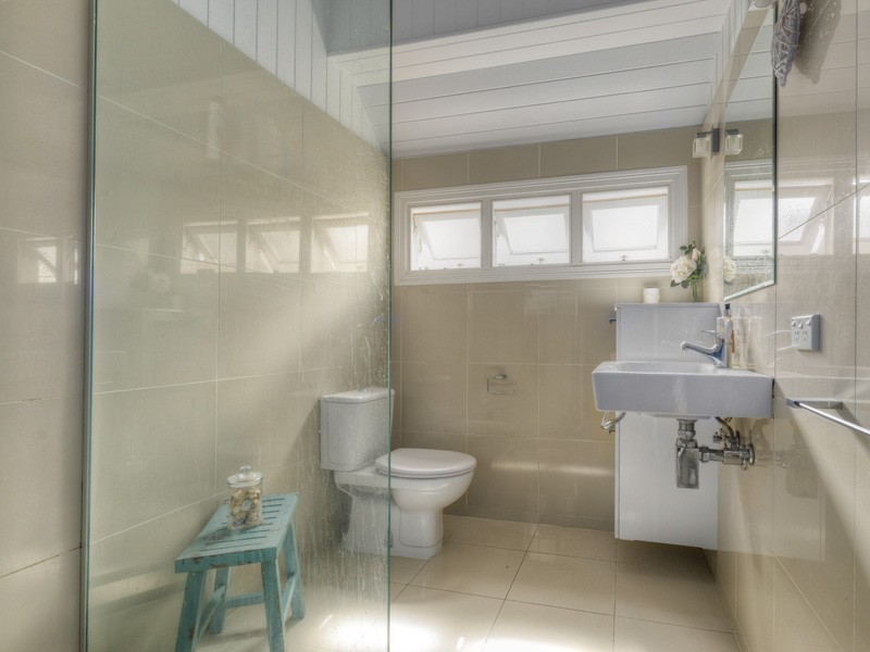 12 Grays Road, Gaythorne QLD 4051