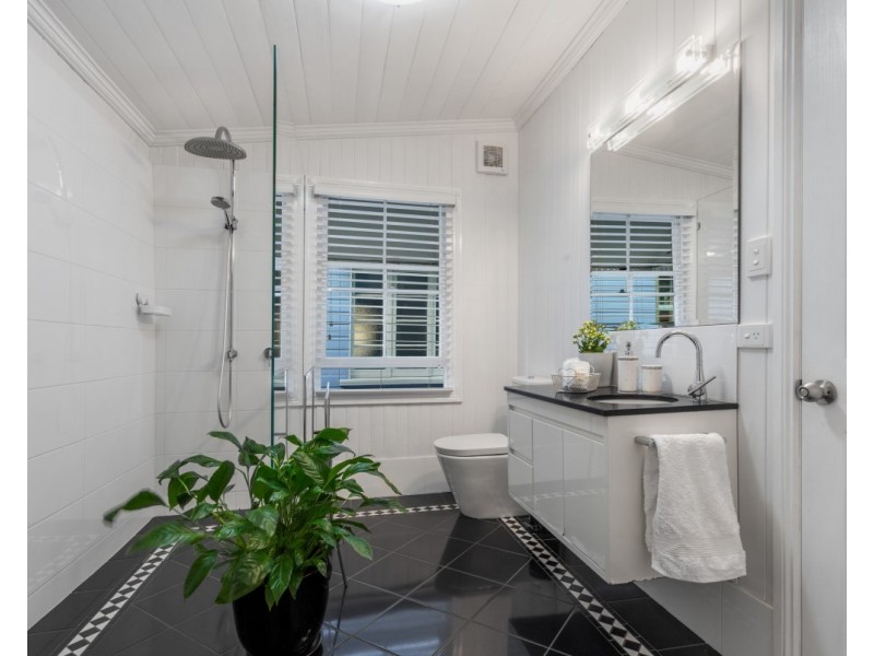 36 Swan Terrace, Windsor QLD 4030