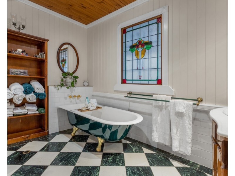 36 Swan Terrace, Windsor QLD 4030