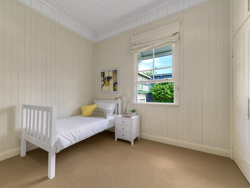 33 Brook Street, Windsor QLD 4030