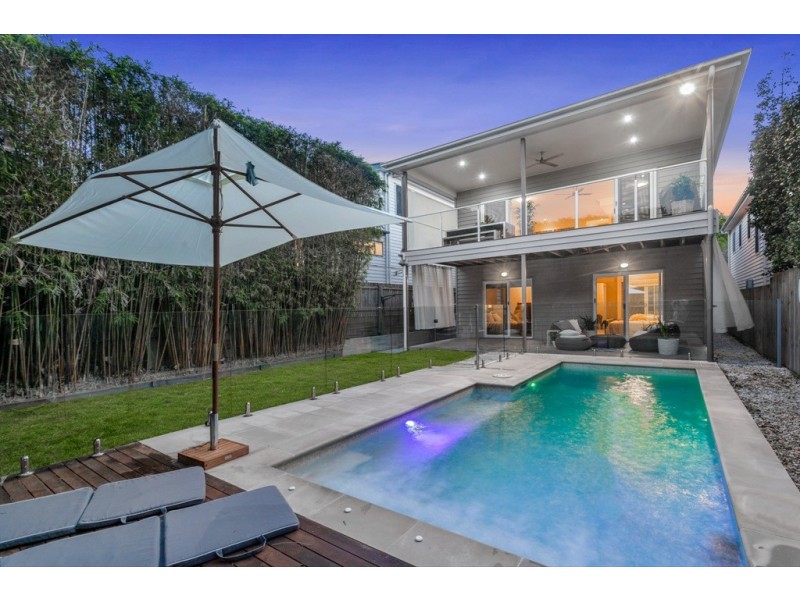 8 Bank Street, Windsor QLD 4030