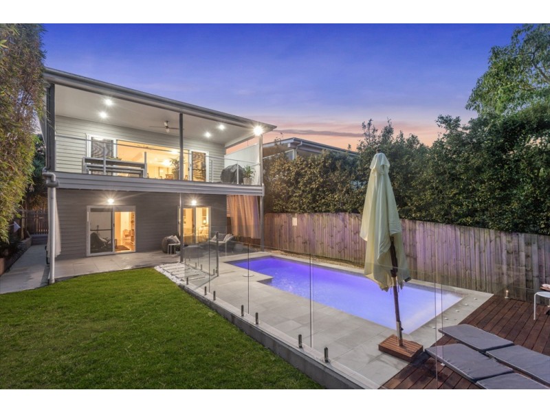 8 Bank Street, Windsor QLD 4030