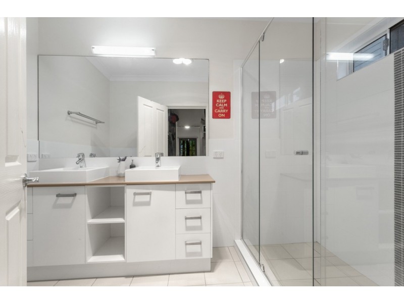 8 Bank Street, Windsor QLD 4030