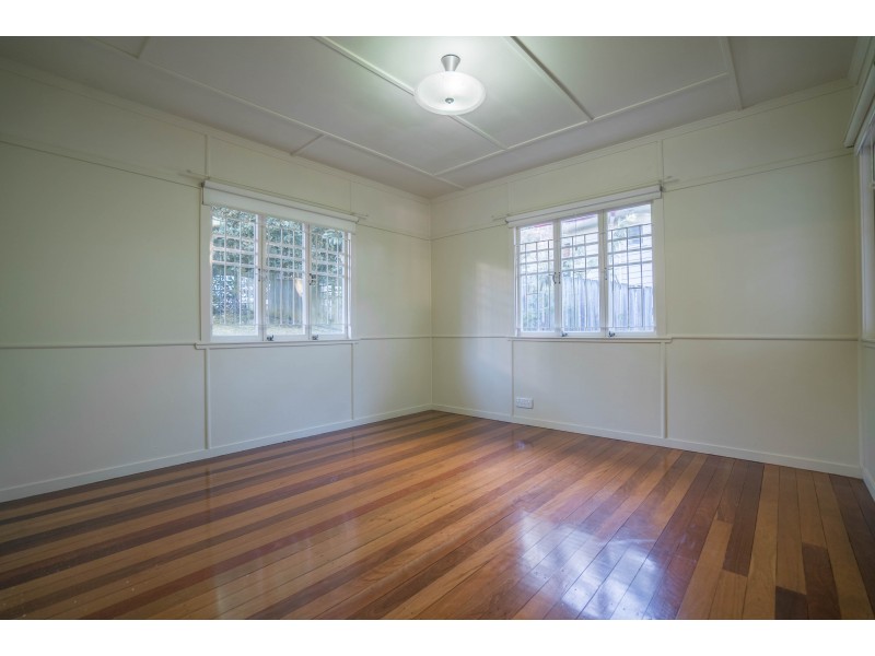 23 Burrowa Street, Stafford QLD 4053