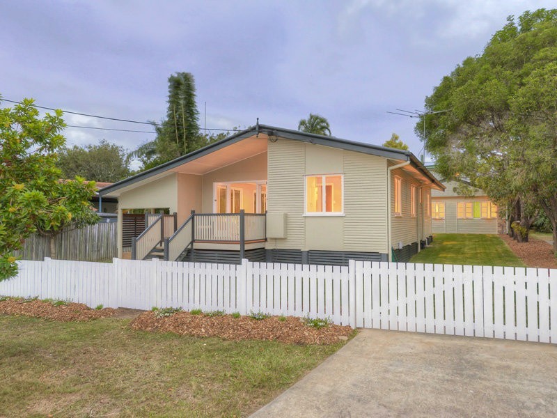 18 Glenhaven Street, Kedron QLD 4031