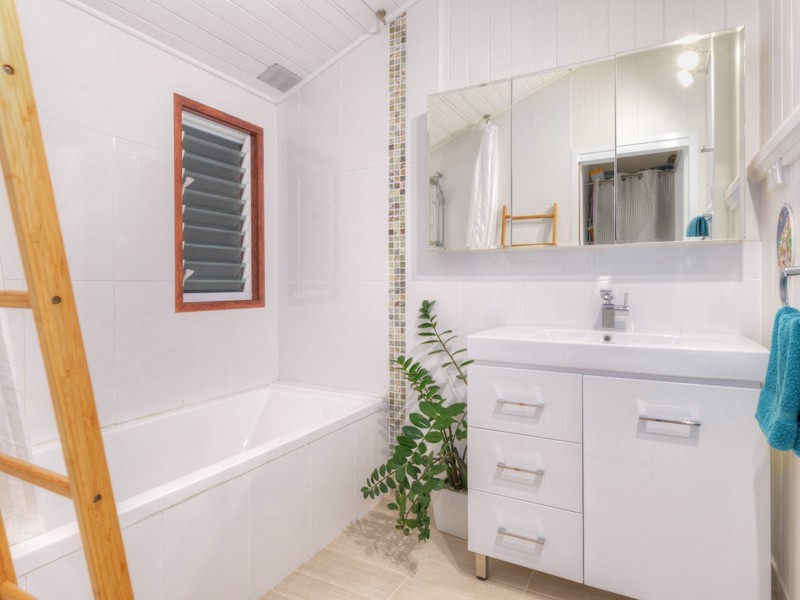 56 Ninth Avenue, Kedron QLD 4031