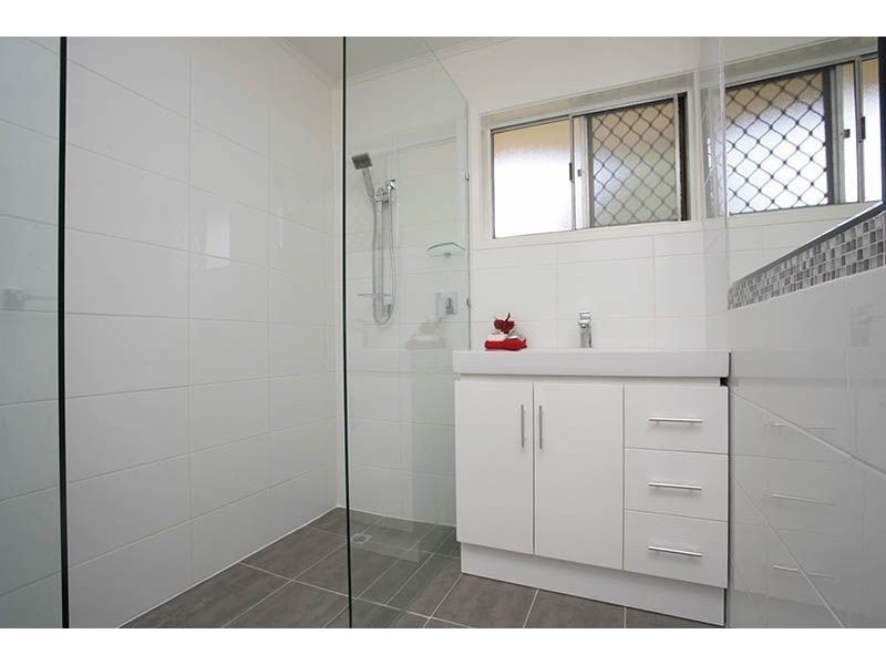 48 Gordon Road, Ferny Hills QLD 4055