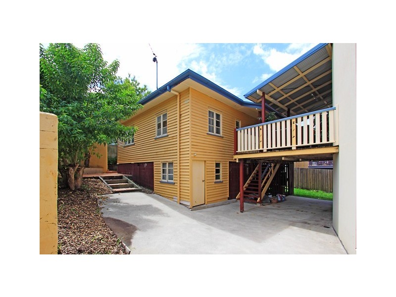 52 Wilston Road (corner of Erneton St), Newmarket QLD 4051