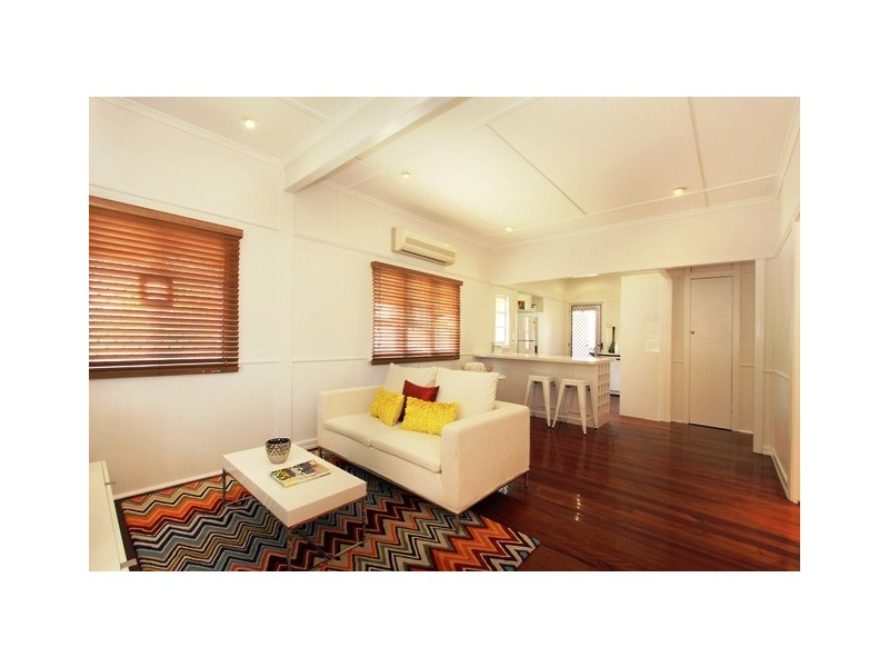 52 Wilston Road (corner of Erneton St), Newmarket QLD 4051