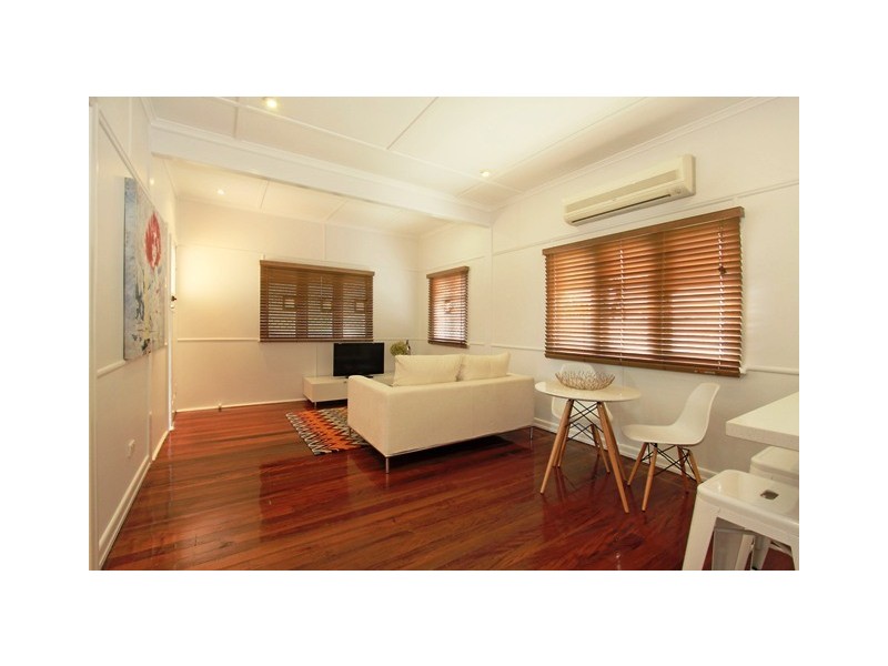 52 Wilston Road (corner of Erneton St), Newmarket QLD 4051