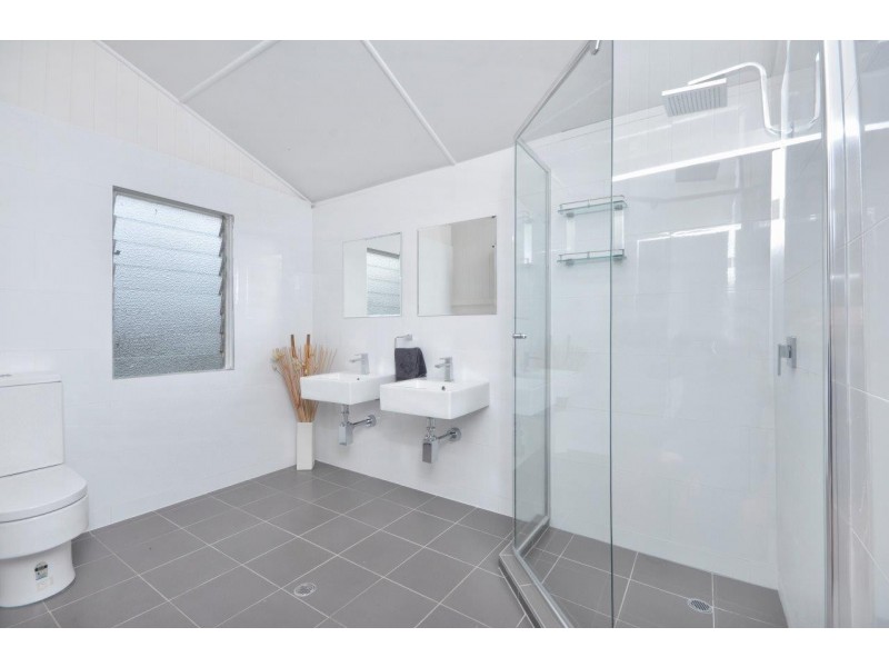 27 School Street, Hendra QLD 4011