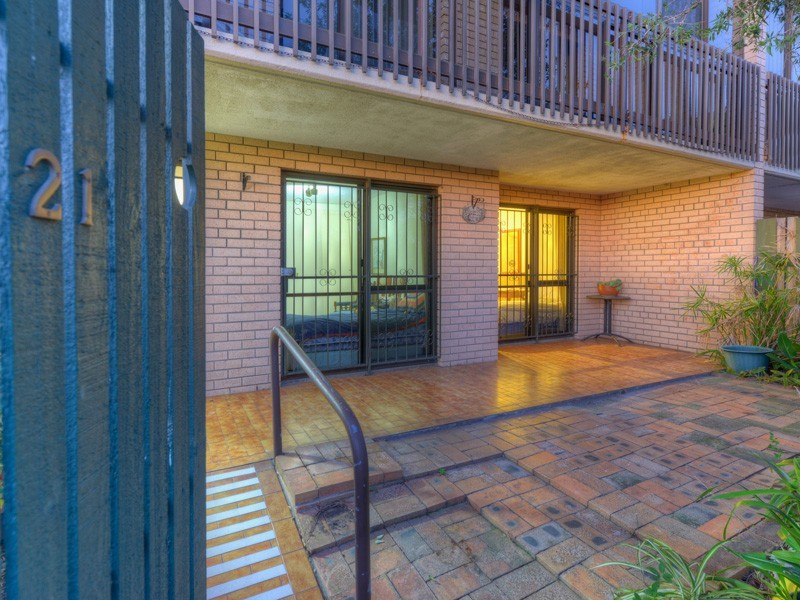 21a/32 Swann Road, Taringa QLD 4068