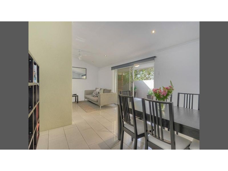 4/65 Erneton Street, Newmarket QLD 4051