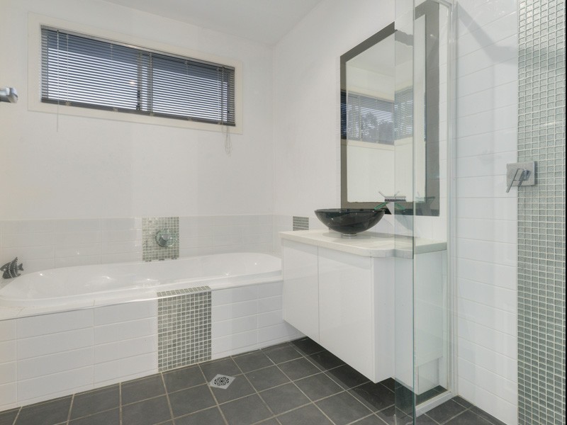 7 Hamilton Avenue, Hendra QLD 4011