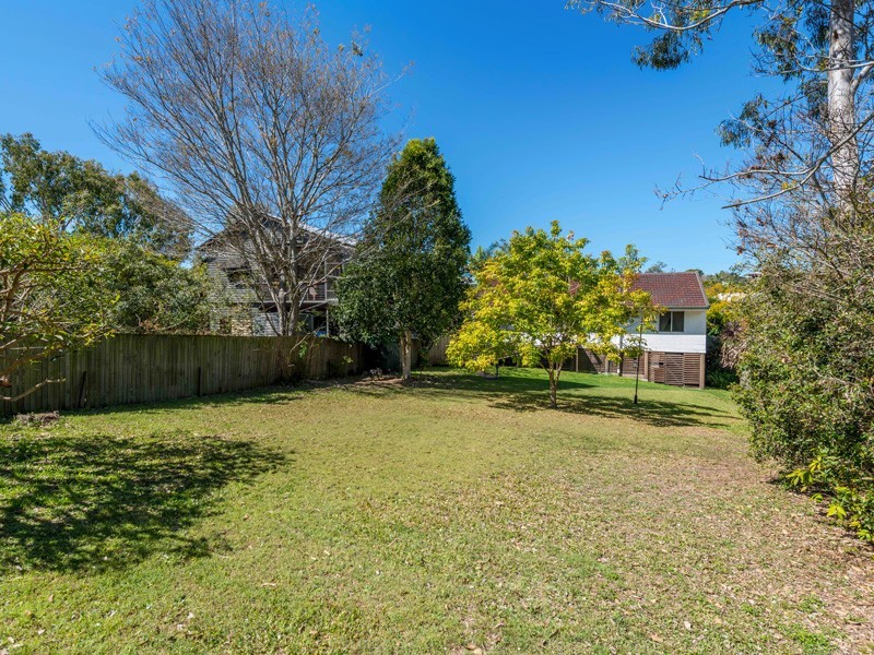 18 Gracemere Street, Newmarket QLD 4051