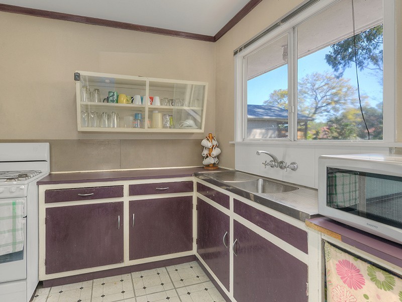 18 Gracemere Street, Newmarket QLD 4051