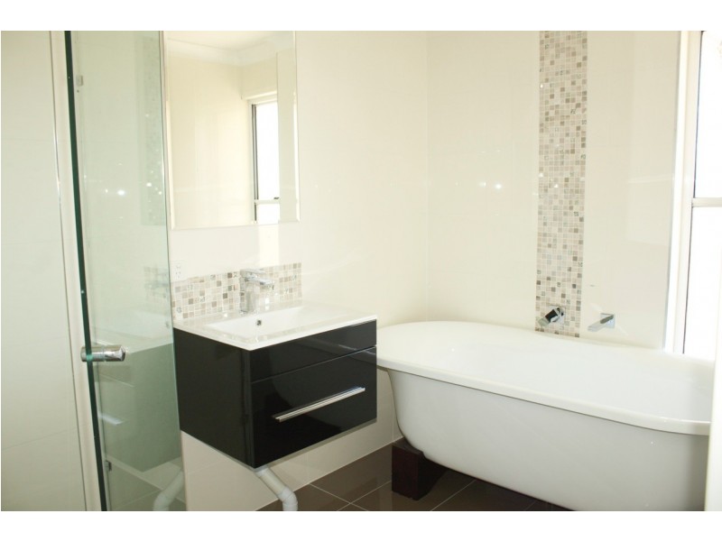 62 Minerva Court, Eatons Hill QLD 4037