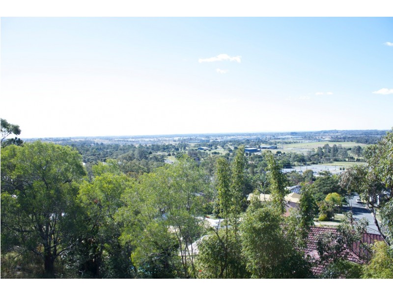62 Minerva Court, Eatons Hill QLD 4037