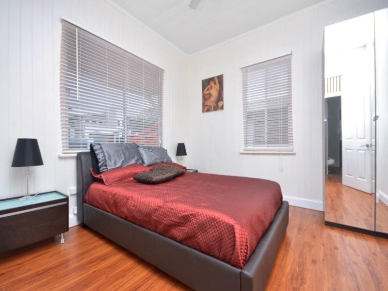 27 School Street, Hendra QLD 4011