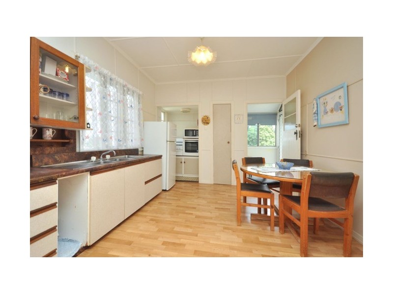 8 Berpi Street, Stafford QLD 4053