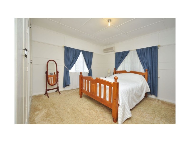 8 Berpi Street, Stafford QLD 4053