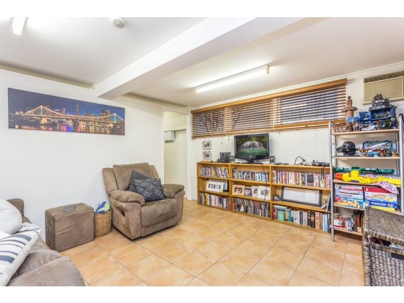 37 Dunedoo Street, Stafford QLD 4053