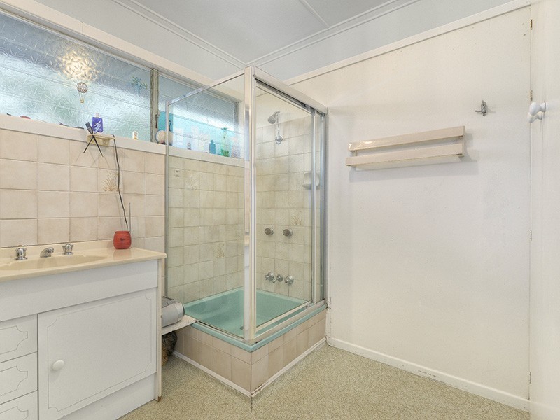 19 Normanton Street, Stafford Heights QLD 4053