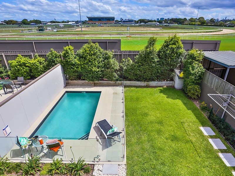 31 Raceview Avenue, Hendra QLD 4011