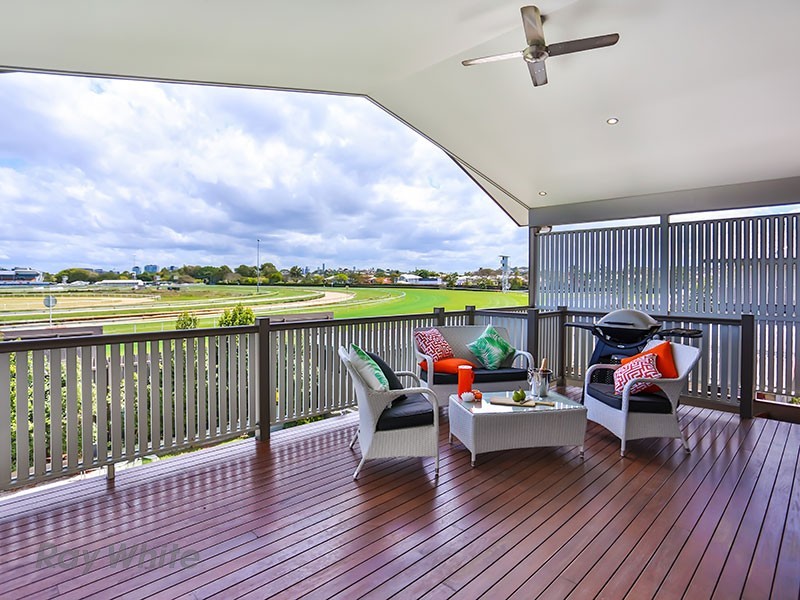 31 Raceview Avenue, Hendra QLD 4011