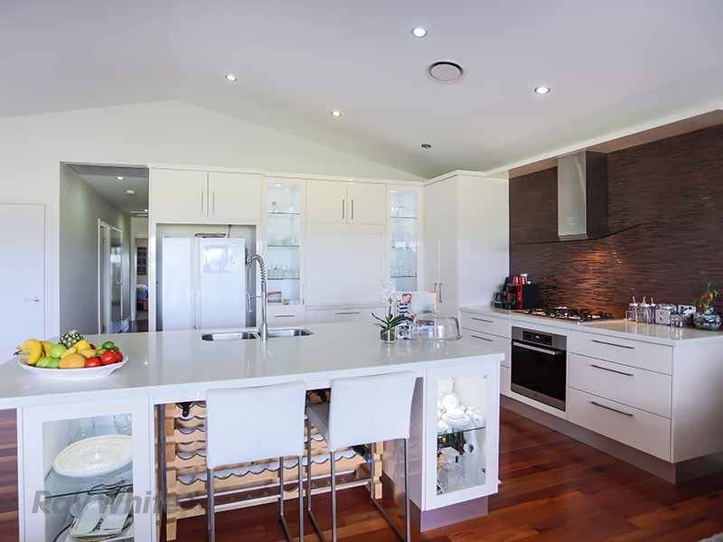 31 Raceview Avenue, Hendra QLD 4011