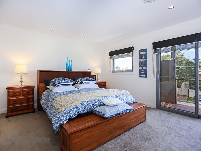 31 Raceview Avenue, Hendra QLD 4011