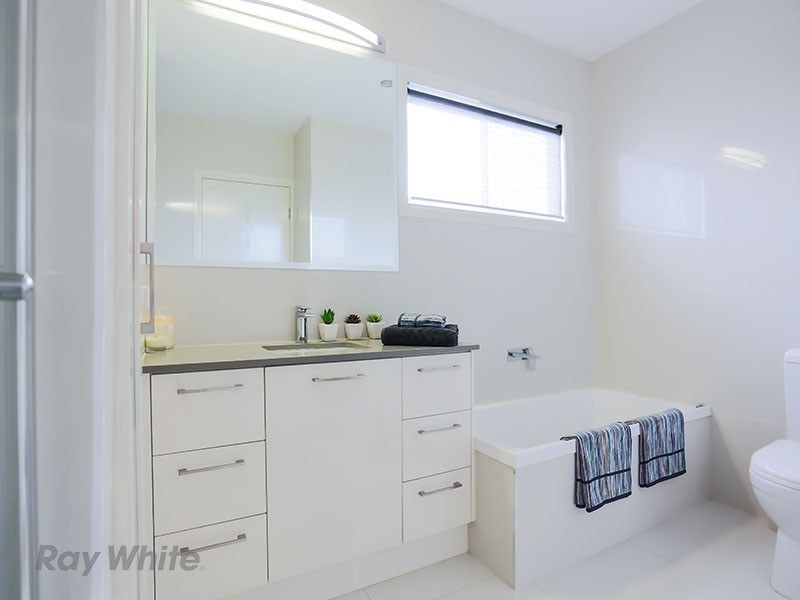 31 Raceview Avenue, Hendra QLD 4011