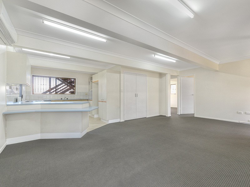 43 Raceview Avenue, Hendra QLD 4011