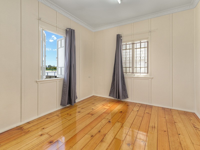 43 Raceview Avenue, Hendra QLD 4011