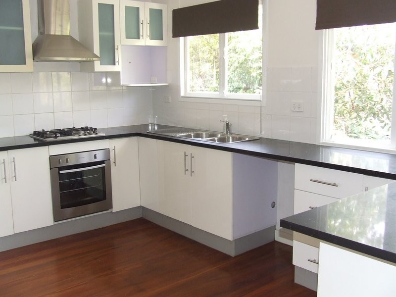 16 Deerdale Street, Stafford Heights QLD 4053