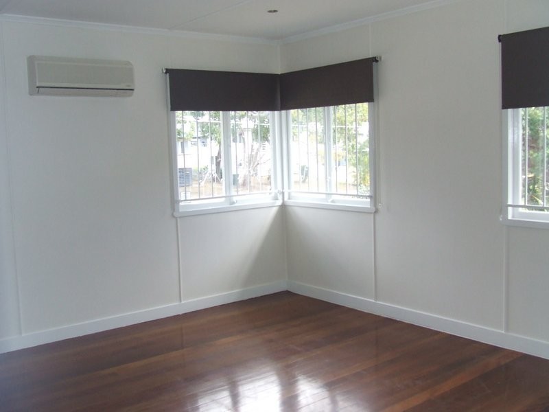 16 Deerdale Street, Stafford Heights QLD 4053