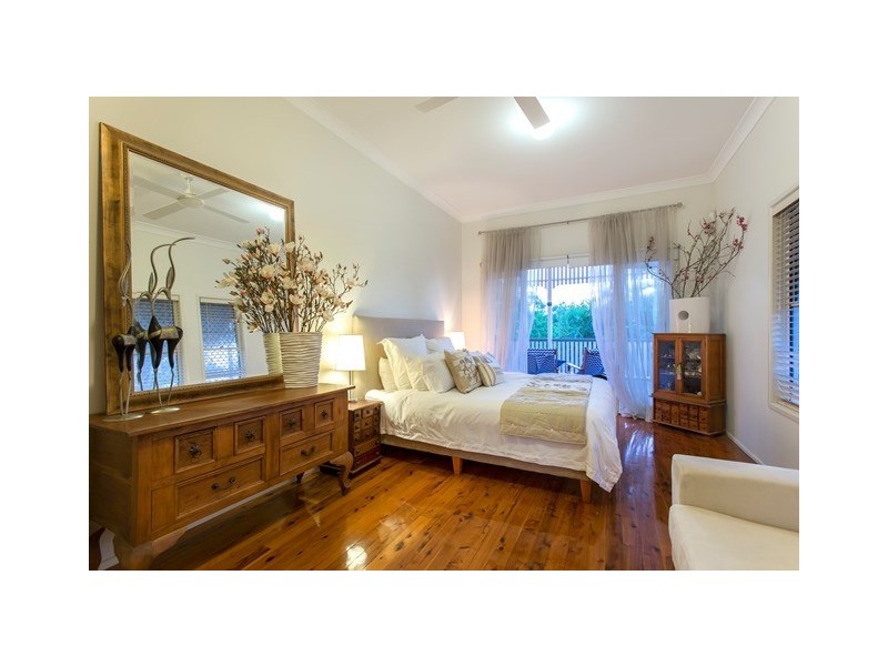 16 Hamilton Avenue, Hendra QLD 4011