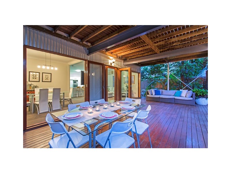 16 Hamilton Avenue, Hendra QLD 4011