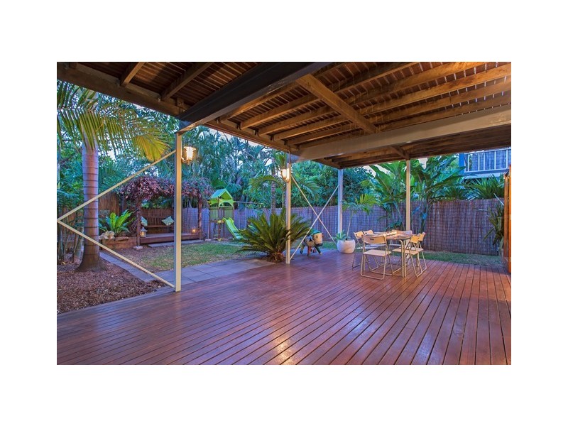 16 Hamilton Avenue, Hendra QLD 4011