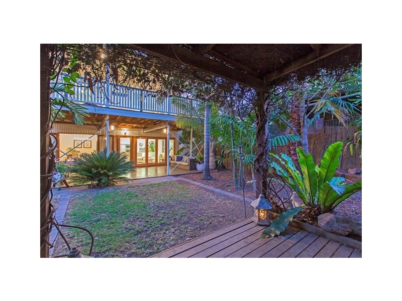 16 Hamilton Avenue, Hendra QLD 4011