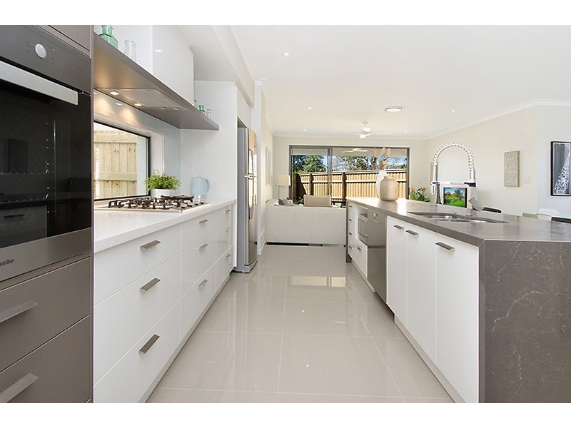 2/96 Glen Kedron Lane, Kedron QLD 4031