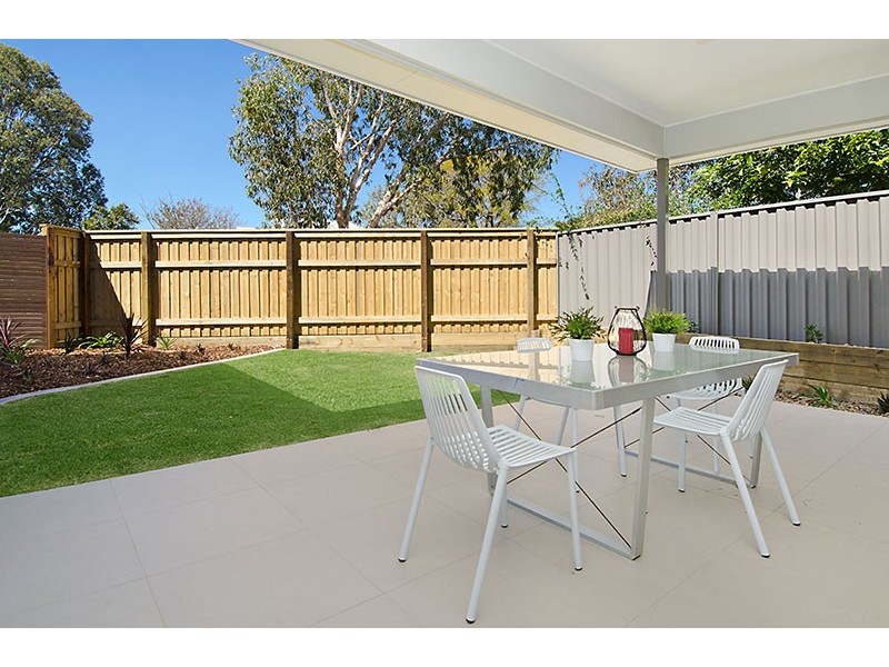 2/96 Glen Kedron Lane, Kedron QLD 4031
