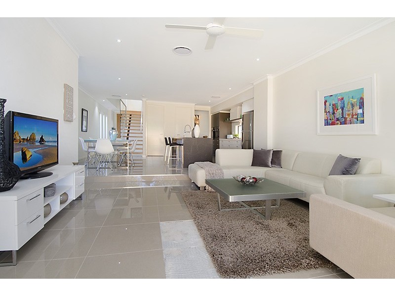 2/96 Glen Kedron Lane, Kedron QLD 4031