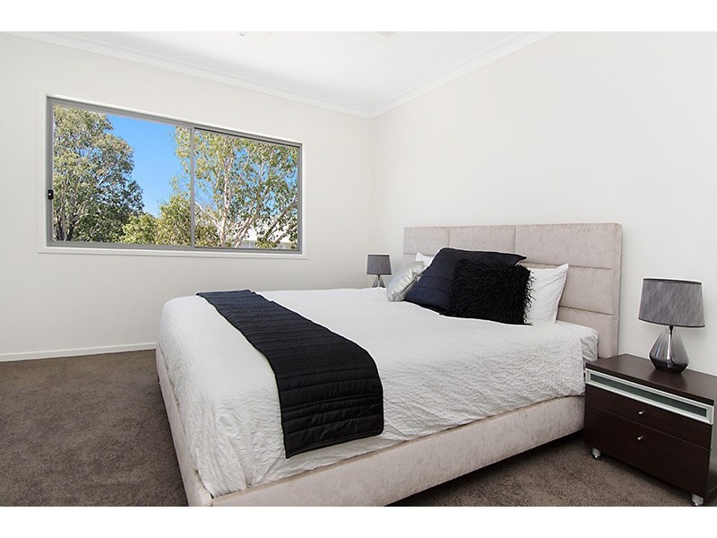 2/96 Glen Kedron Lane, Kedron QLD 4031