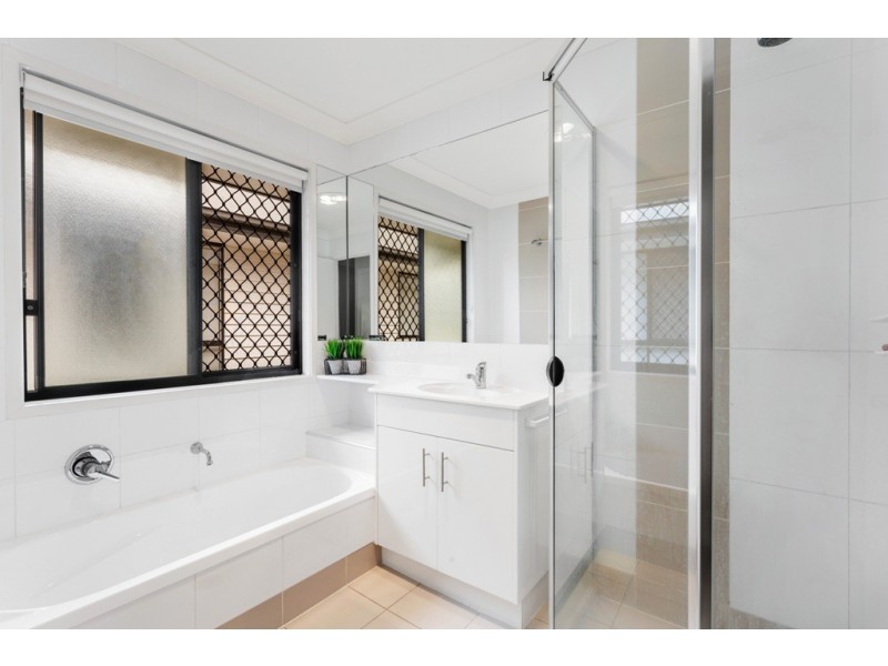 6 Watcombe Street, Wavell Heights QLD 4012