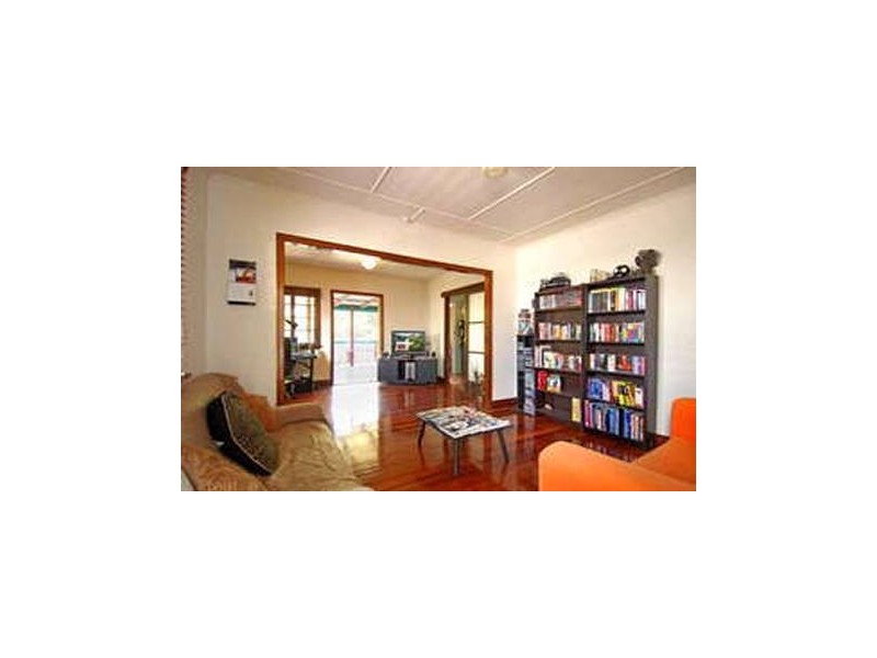 12 Vale Street, Wavell Heights QLD 4012