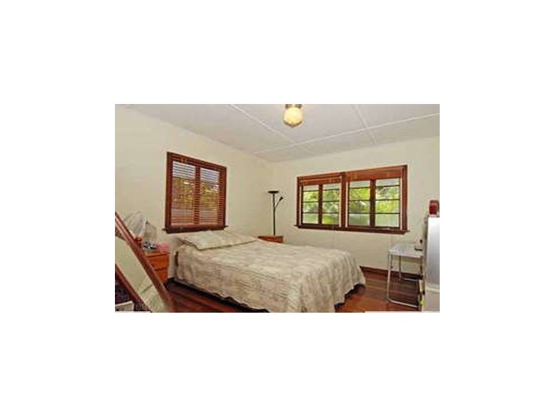 12 Vale Street, Wavell Heights QLD 4012