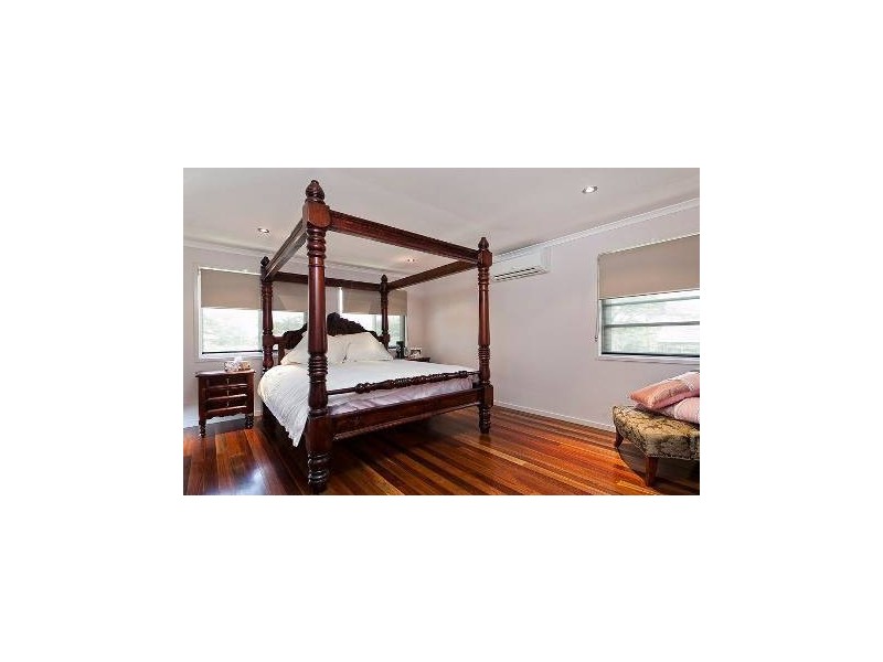 13 Niven Street, Stafford Heights QLD 4053